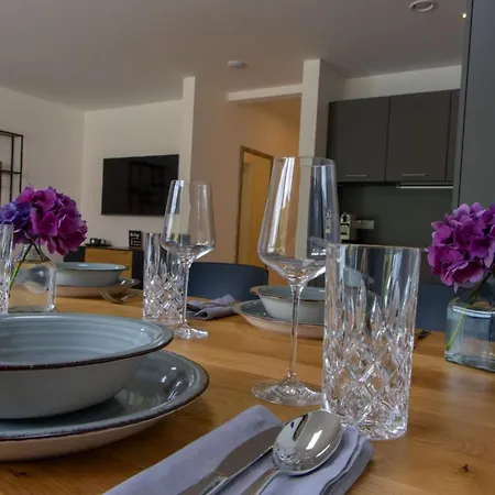 2 Apartment *